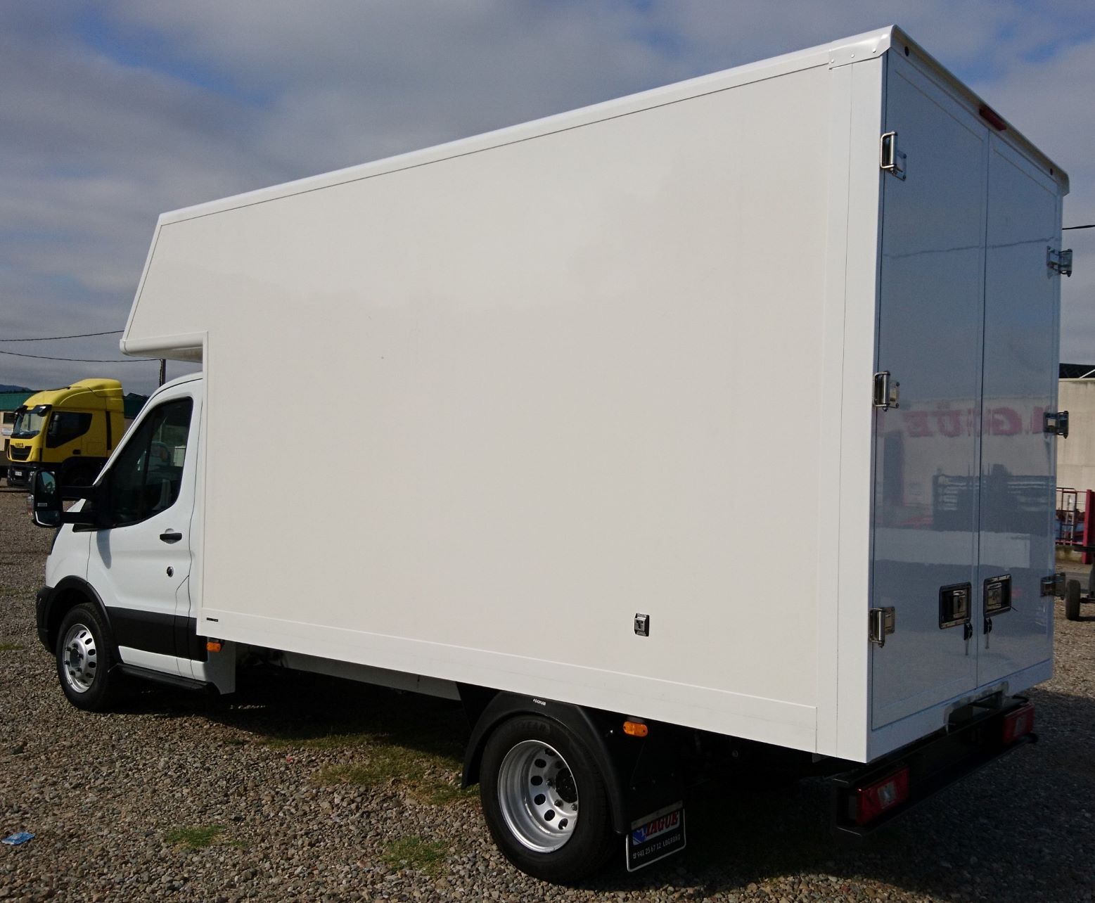 Entrega de carrocería capitoné | Carrocerías Yagüe